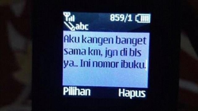 9 SMS Alay Nyatakan Cinta Ini Bikin Nostalgia, Bikin Senyum