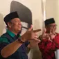 Pengacara Rizieq Shihab, Kapitra Ampera, bersama Sekjen PDIP Hasto Kristiyanto. (Liputan6.com/Putu Merta Surya Putra)