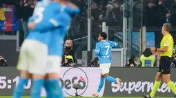 Gol tunggal David Neres pada babak pertama sudah cukup untuk membawa Partenopei meraih kemenangan penting di markas AS Roma. (AP Photo/Gregorio Borgia)