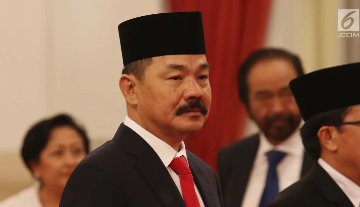 Rusdi Kirana saat dilantik sebagai Duta Besar RI untuk Malaysia di Istana Negara, Jakarta, Kamis (18/5). Para duta besar ini dilantik berdasarkan Keputusan Presiden Nomor 57 P Tahun 2017 tentang. (Liputan6.com/Angga Yuniar)