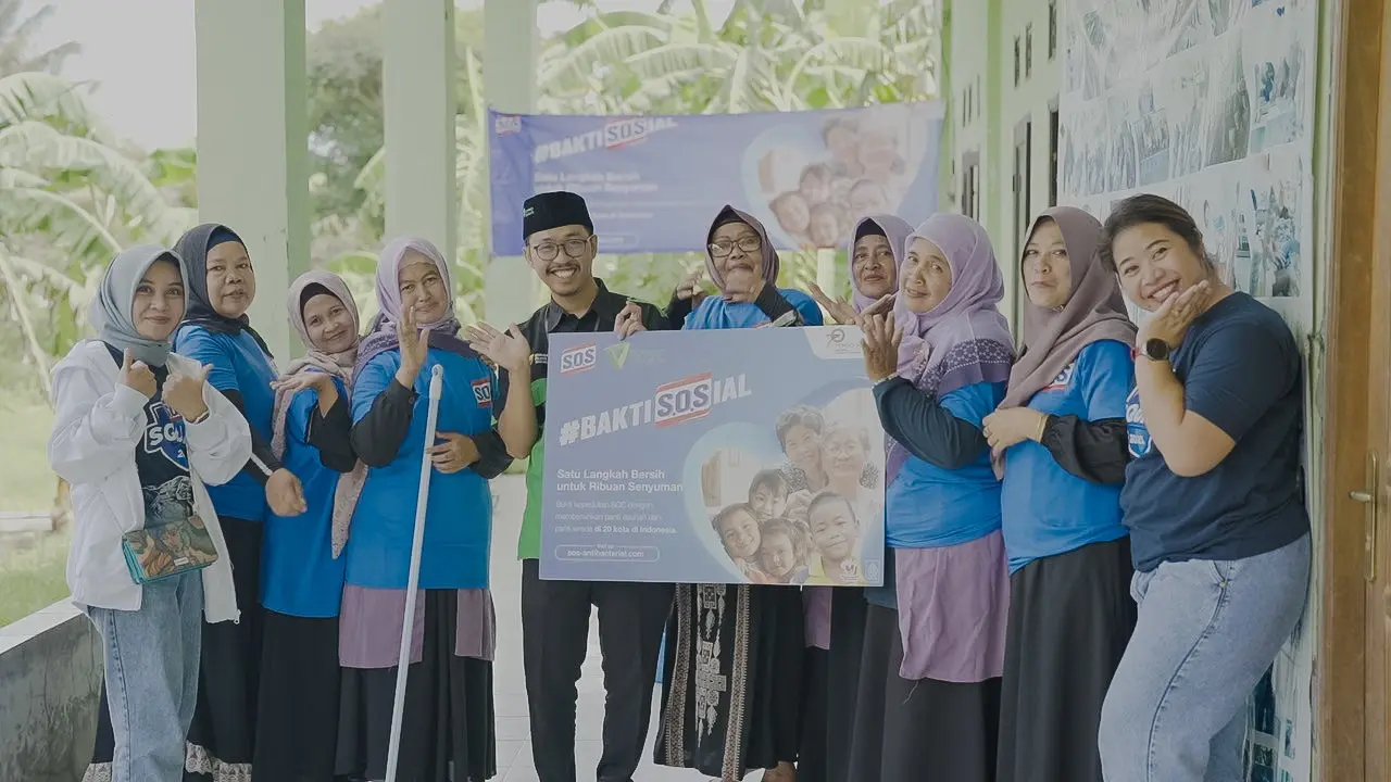 Satu Langkah Bersih untuk Ribuan Senyuman Lewat Bakti Sosial.  foto: istimewa