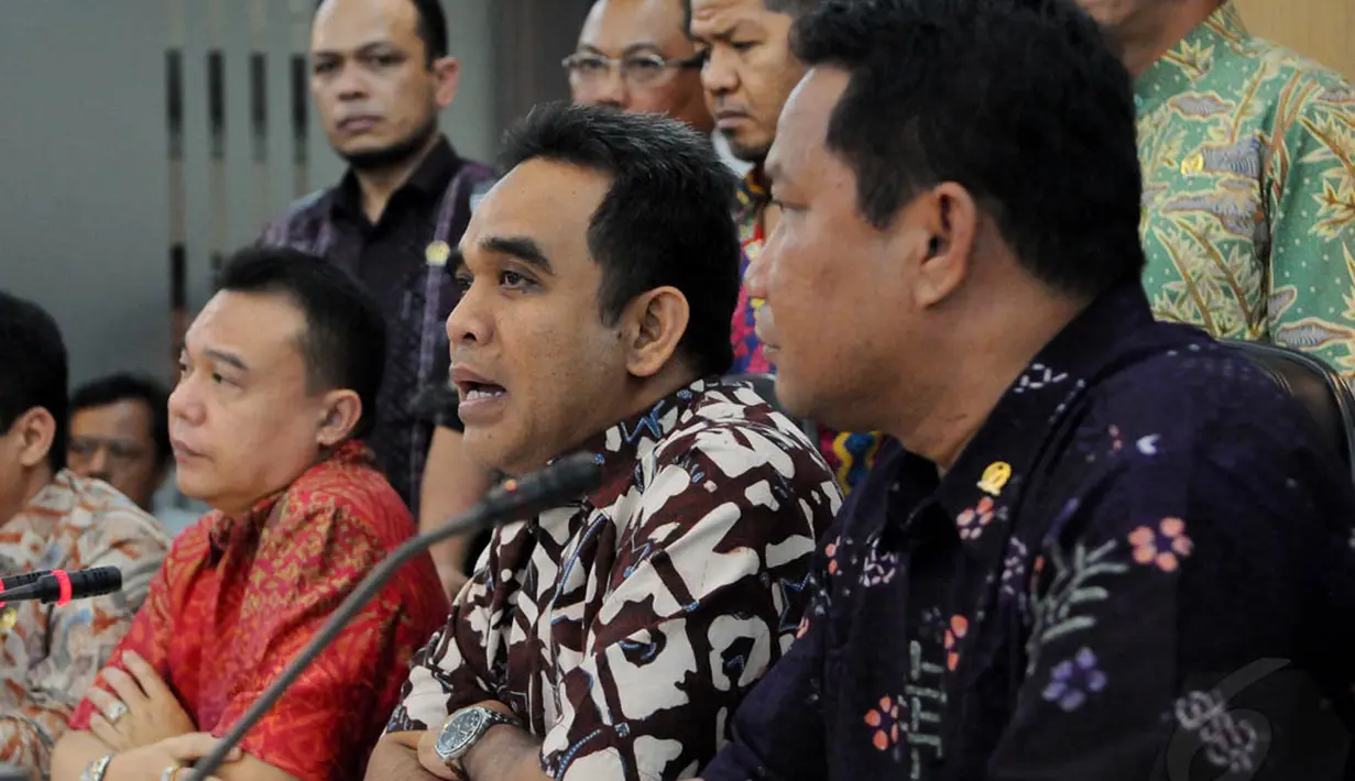 Fraksi Partai Gerindra mendesak Presiden Jokowi membatalkan keputusan penaikan harga BBM bersubsidi, Jakarta, Rabu (19/11/2014). (Liputan6.com/Andrian M Tunay)