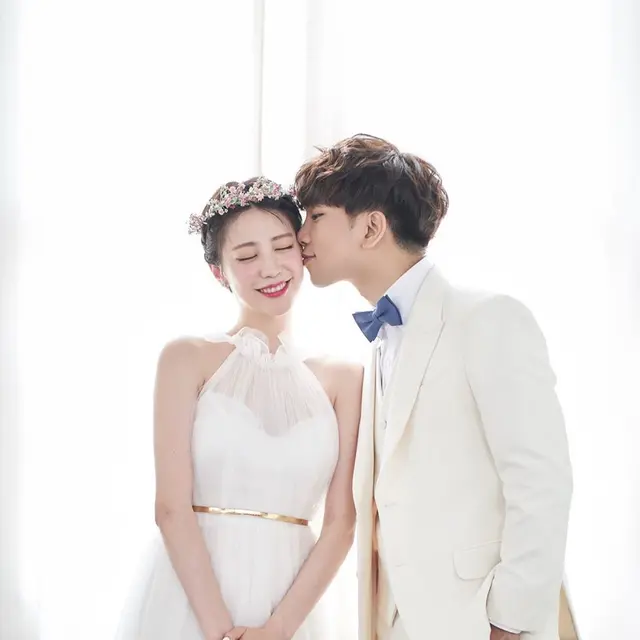 Hanya Undang 70 Orang, Ini 7 Momen Kemesraan G.O MBLAQ dan Choi Ye Seul