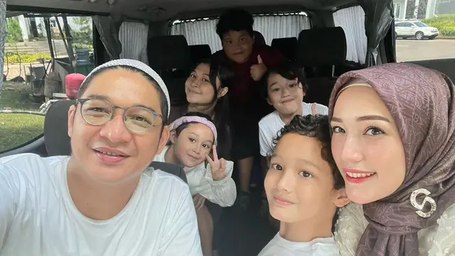 Pasha Ungu dan Ketujuh Anaknya