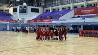 Momen Timnas Futsal Putra Indonesia di SEA Games 2025 Thailand saat kalah dari Vietnam hari Rabu (17/12/2025). (Muhammad Adiyaksa/Bola.com)