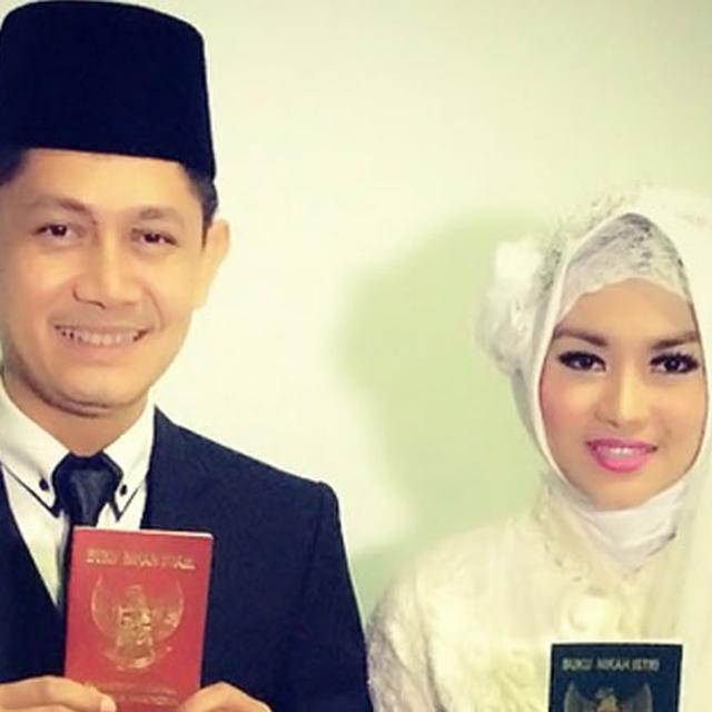 Fitri Carlina Akui Sudah Lama Menikah Siri Showbiz Liputan6 Com