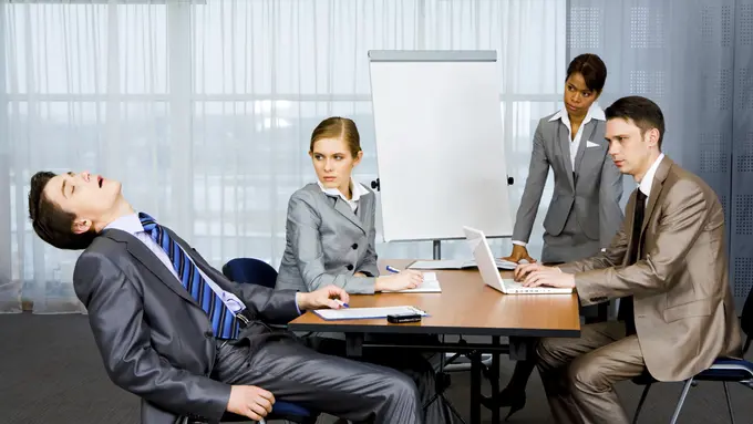 Ini Alasannya Kenapa Kamu Tidak Boleh Tidur di Kantor