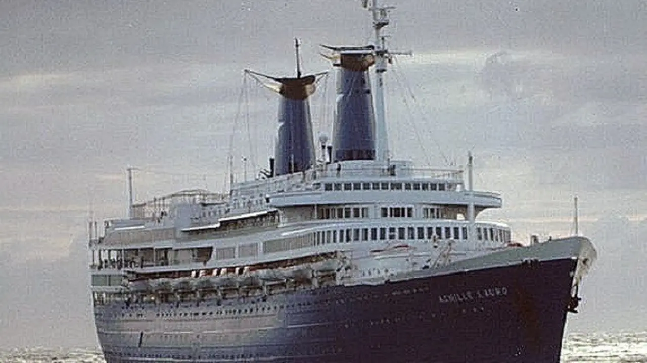 Kapal Pesiar Achille Lauro (wikimedia commons)