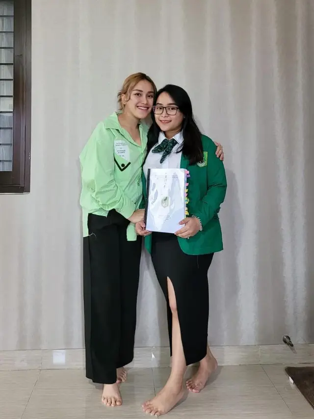 [Fimela] Keluarga Ayu Ting Ting