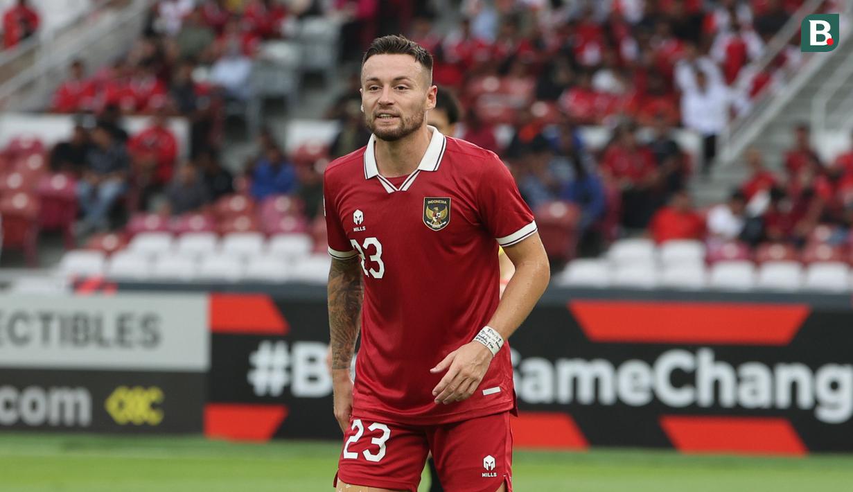 Sebenarnya, Klok mendapatkan paspor Indonesia sejak 2020 lalu. Namun baru tahun 2022 ini dia bisa menjalani debut di Piala AFF bersama tim Merah Putih. (Bola.com/Abdul Azis)