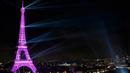 Menara Eiffel diterangi cahaya warna pink sebagai tanda Bulan Kesadaran Kanker Payudara di Paris, Selasa (1/10/2019). Tiap tahunnya di bulan Oktober, ditetapkan sebagai bulan kewaspadaan kanker payudara. (Photo by STEPHANE DE SAKUTIN / AFP)