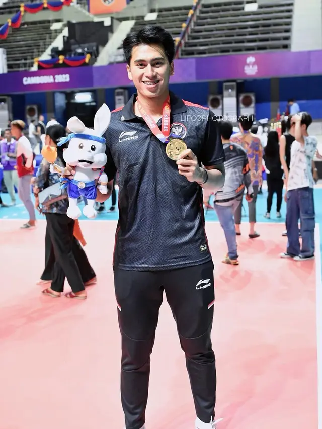 6 Potret Fahry Septian, Pemain Voli Timnas Indonesia yang Raih Emas SEA Games 2023
