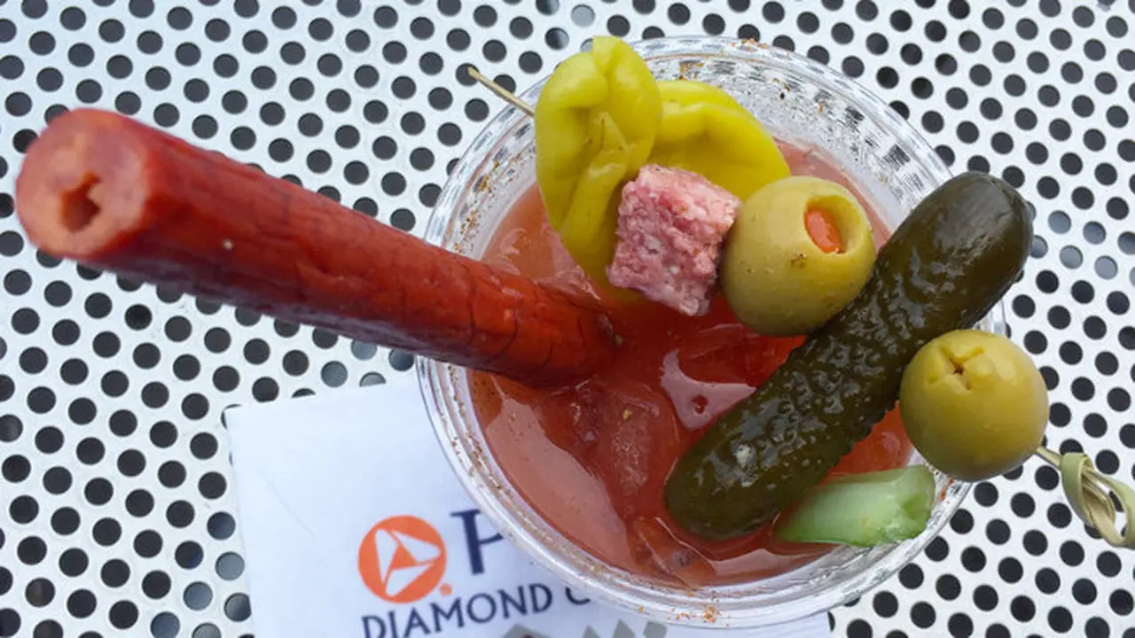 Sedotan Daging Teman Minum Bloody Mary