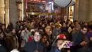 Keramaian pengunjung selama perayaan Black Friday di Macy Herald Square, New York, Kamis (23/11). Black Friday adalah tradisi hari belanja terbesar tahunan di Amerika yang berlangsung sehari setelah hari Thanksgiving (Andy Kropa/AP Images for Macy's Inc.)