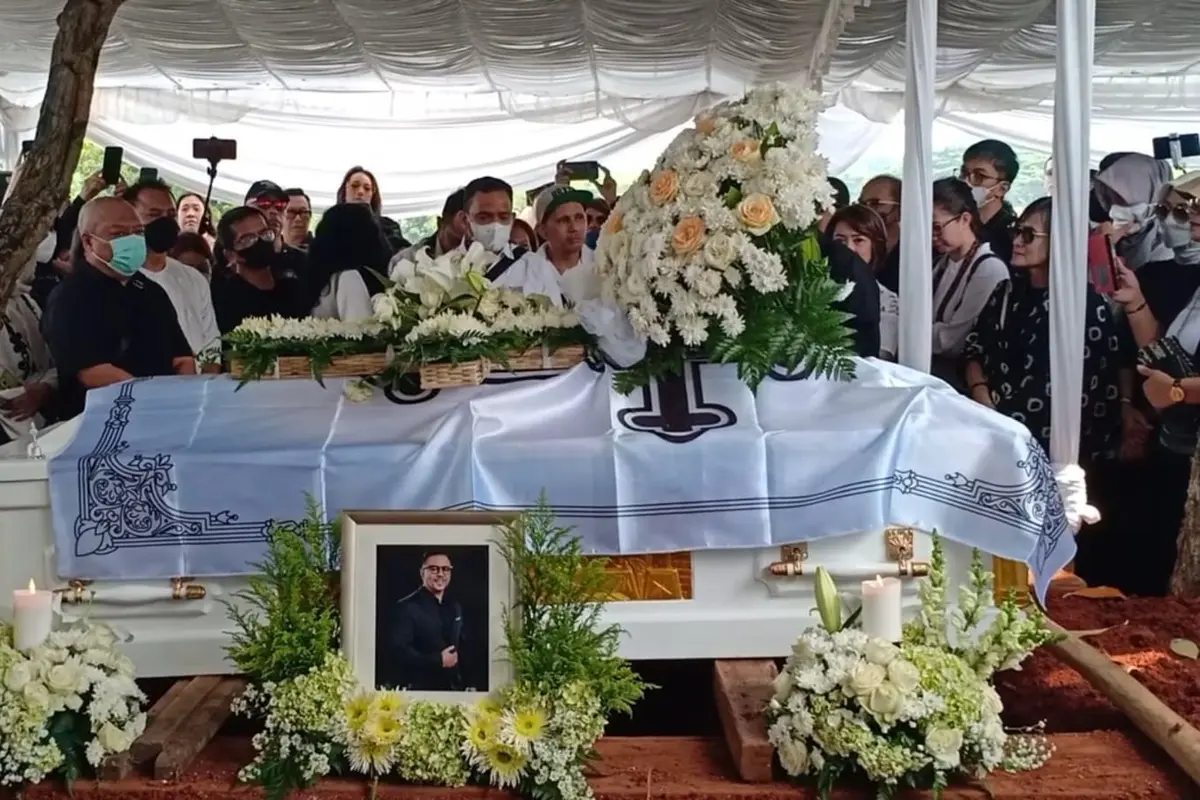 Pemakaman Carlo Saba Kahitna