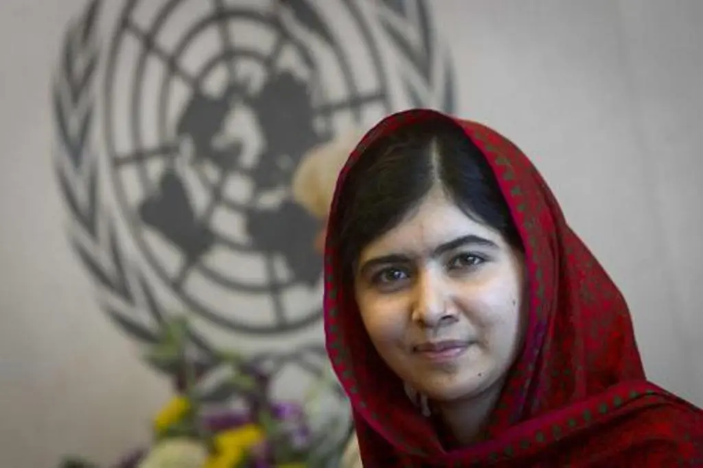 Malala berpose di markas PBB. (Reuters)