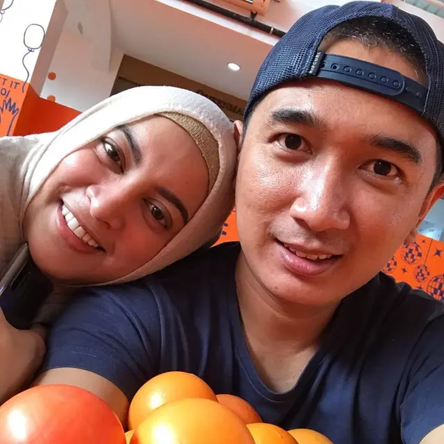 Rumah Tangga Diisukan Retak, Ini 7 Momen Manis Jane Shalimar dan Arsya Wijaya