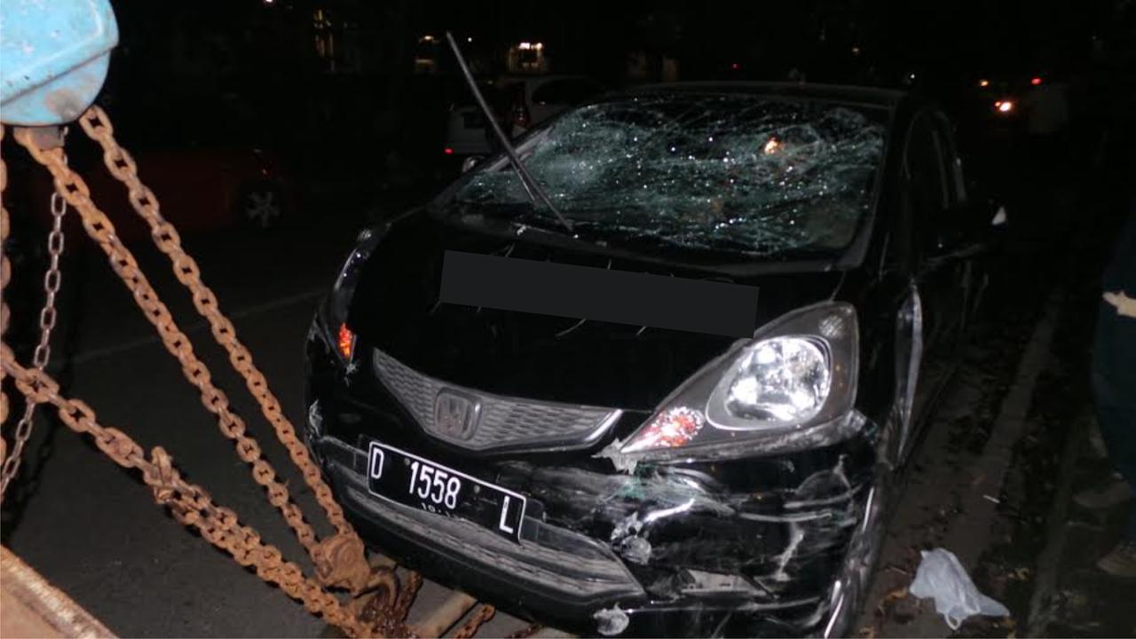 Kecelakaan Honda Jazz di Bandung