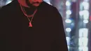 Perhiasan mahal yang  diberikan Drake ini kabarnya menjadi hadiah tahun baru untuk kekasih barunya itu. Hal ini menjadi bukti selanjutnya terkait hubungan cinta mereka yang sedang ramai dibicarakan. (Instagram/champagnepapi)