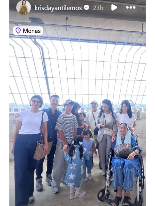 Aurel Liburan ke Madrid, Ini 6 Potret Krisdayanti Momong Ameena dan Azura di Jakarta