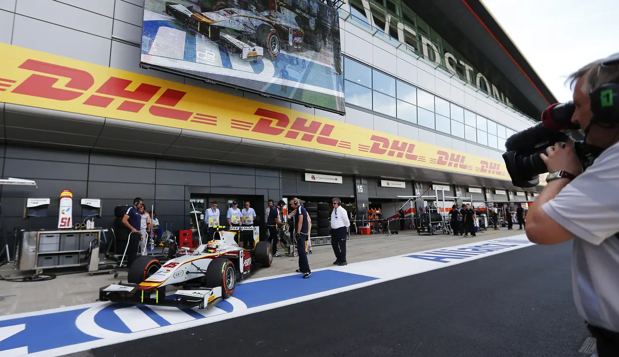 Suasana pit Rio Haryanto di Sirkuit Silverstone, Inggris. (GP2 Media Service)