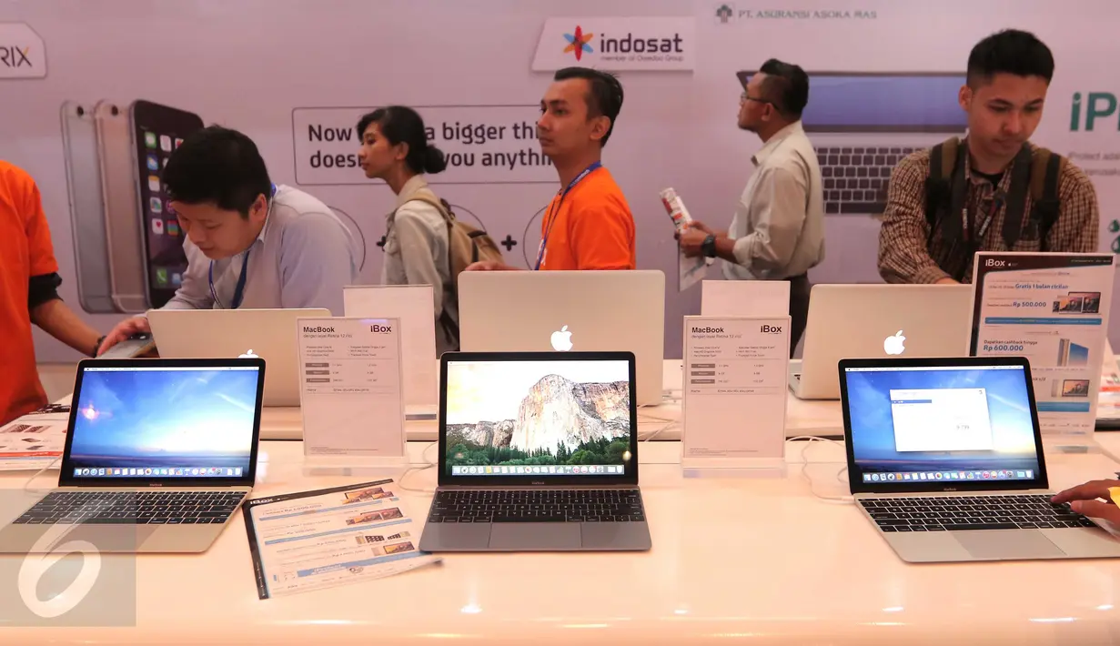Sejumlah produk teknologi komputer dan gadget di pamerkan pada ajang pameran Indocomtech di JCC, Jakarta, Rabu (28/10). Pameran yang dihadiri sekitar 300 perusahan teknologi informasi itu gelar hingga 1 November. (Liputan6.com/Angga Yuniar)