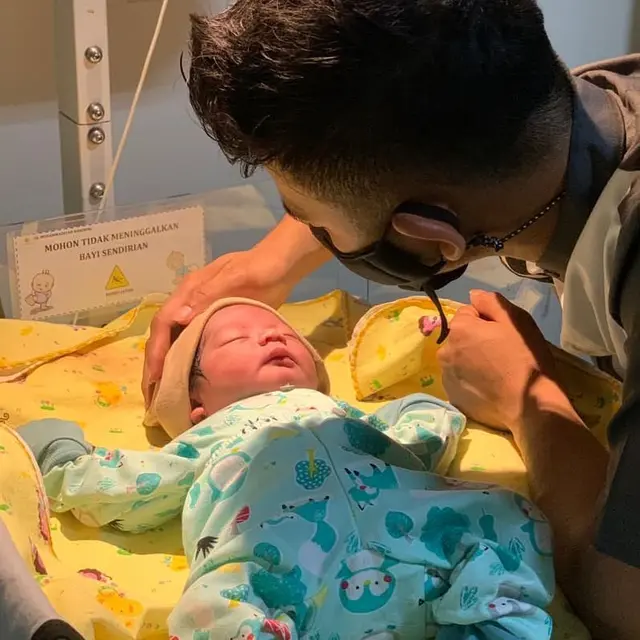[Fimela] anak Nadya Mustika Rahayu dan Rizky DA 2