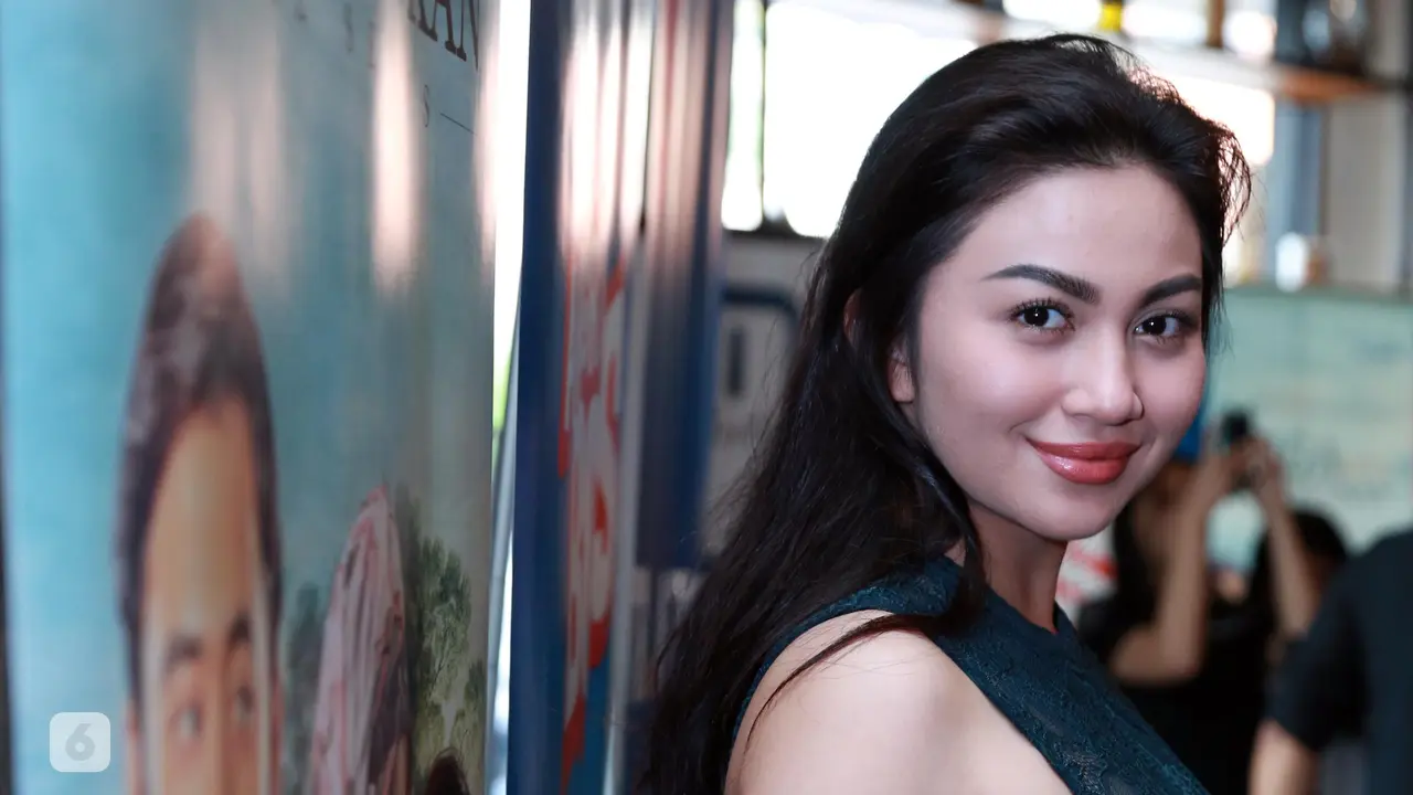 [Bintang] 8 Artis Indonesia yang Dianugerahi Bibir Seksi