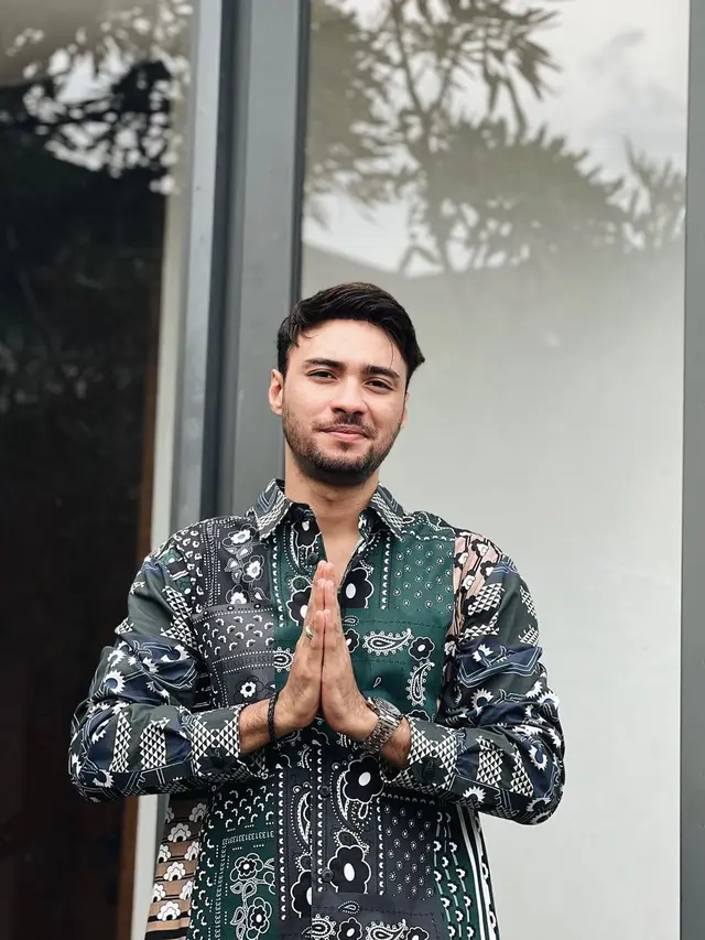 8 Pesona Refal Hady, Masuk Nominasi 100 Pria Tertampan di Dunia Versi TC Candler