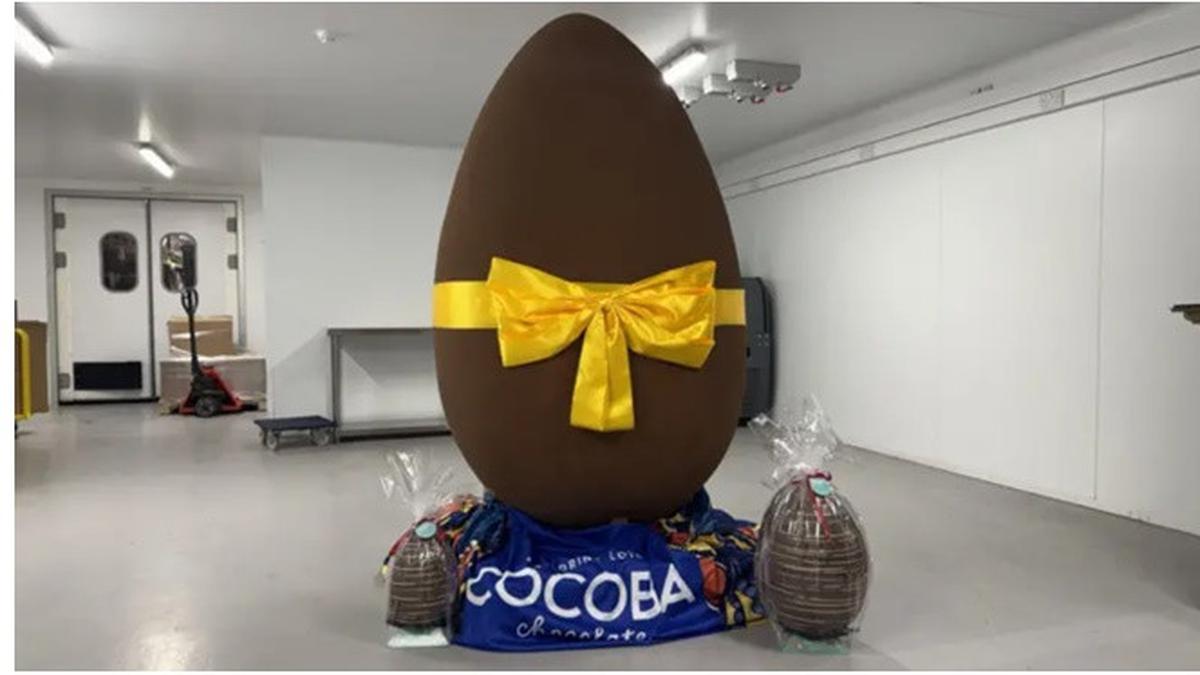 Penampakan Telur Paskah Raksasa Seberat 300 Kilogram, Detailnya Bikin Terpukau