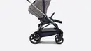 Ini merupakan stroller bayi pertama dari brand Dior yang didesain berkolaborasi dengan Inglesina dan dibuat secara khusus di Italia. Detail yang dihighlight dari stroller ini adalah pada bagian roda dan stang kulit 'Dior' yanng diukir. Foto: Dior.