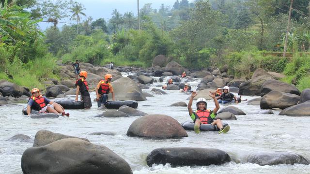 Menguji Adrenalin dengan Wisata Body Rafting di Sungai ...