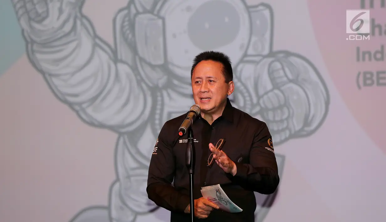 Kepala Badan Ekonomi Kreatif (Bekraf) Triawan Munaf memberi sambutan menjelang Festival South by Southwest (SXSW) dan Game Connection America (GCA) 2019 yang akan digelar di Amerika Serikat, di Jakarta, Selasa (26/2). (Liputan6.com/Fery Pradolo)