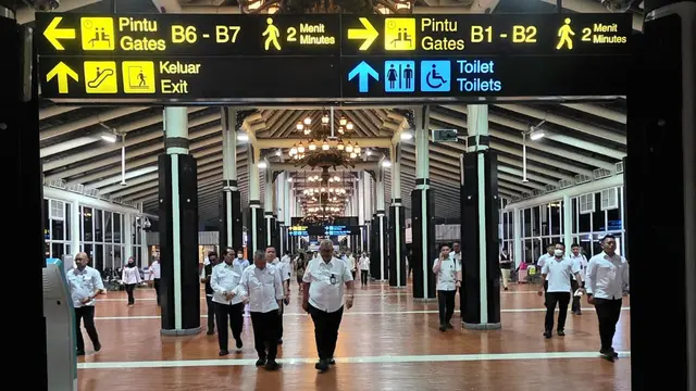 Meski lima bandara mulai beroperasi normal pascaerupsi Krakatau, Menhub mewajibkan pemeriksaan ketat armada dan pemantauan jalur udara. (Dok Kemenhub)