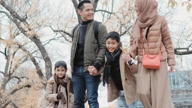 Potret keluarga Dude Harlino (Sumber:Instagram/dude2harlino dan Instagram/ichasoebandono)