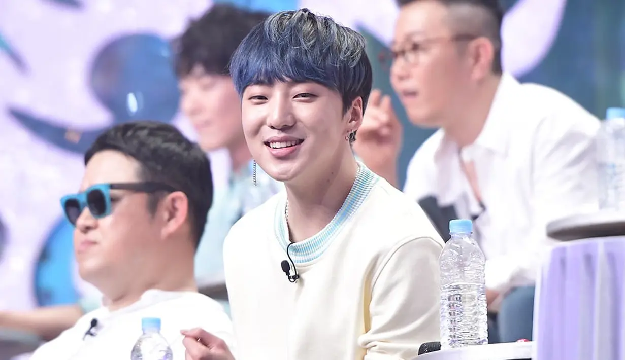 "Aku harus membaca komentar buruk tentang diriku. Sebenarnya aku sengaja mencarinya. Tapi akhir-akhir ini aku tak menemukan banyak komentar negatif. Aku memang mencari dan membacanya," tuturnya. (Foto: Soompi.com)