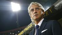 Roberto Mancini tidak puas sukses mengantarkan Inter Milan berada di posisi kedua klasemen sementara Serie A. (REUTERS/Tony Gentile)