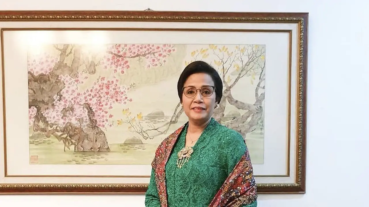 Penampilan Elegan Ibu Pejabat Kenakan Kebaya