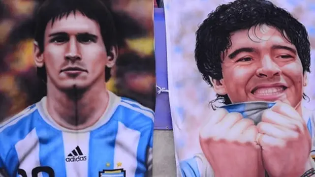 Poster Lionel Messi dan Diego Maradona (c) AFP