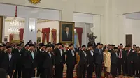 Presiden Prabowo Subianto melantik sejumlah kepala lembaga hingga stafsus. Raffi Ahmad hingga Gus Miftah dilantik menjadi Utusan Presiden, sementara Yovie Widianto menjadi Staf Khusus. (Merdeka.com)