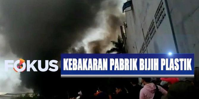 Pabrik Biji Plastik di Jakarta Terbakar Akibat Ulah Warga Bakar Sampah