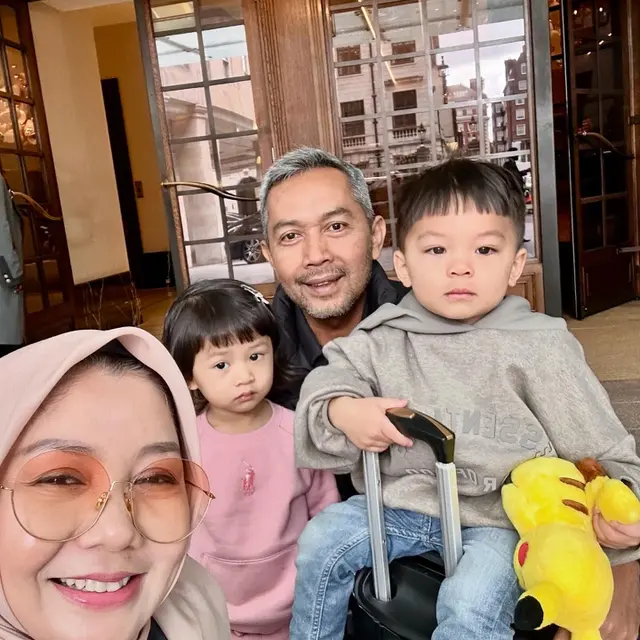 7 Potret Winona dan Nikita Willy Baby Moon Bareng Keluarga ke Inggris