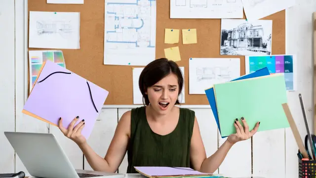 Meja Kerja Berantakan Bisa Turunkan Produktivitas, Kenali 5  Penjelasannya