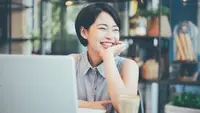 6 Tanda Perempuan yang Mandiri, Karakter Tangguh dalam Mencari Kebahagiaan Diri