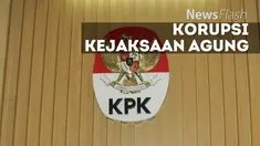 Dalam catatan ICW, setidaknya selama setahun ini ada dua kasus yang mengindikasikan keterlibatan jaksa pada Kejagung. 