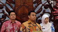 Plh Gubernur DKI Jakarta, Saefullah mengumumkan penetapan UMP DKI 2019 di Balai Kota Jakarta, Kamis (11/1). Saefullah menyampaikan, UMP ditetapkan berdasarkan Peraturan Pemerintah Nomor 78 Tahun 2015 tentang Pengupahan. (Liputan6.com/Johan Tallo)