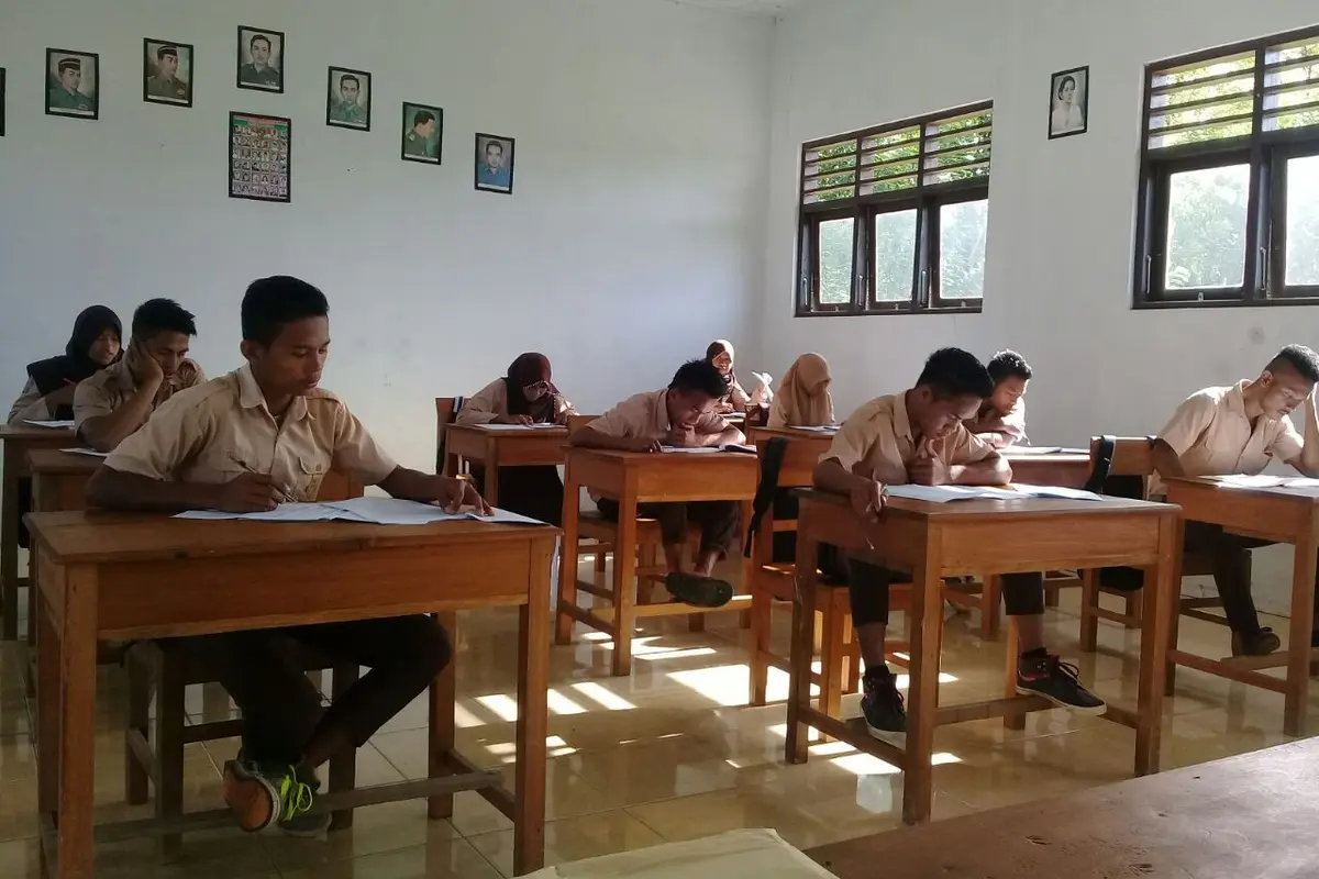 Ikut UNBK, 13 Siswa Pinogu Jalan Kaki 8 Jam Menembus Hutan