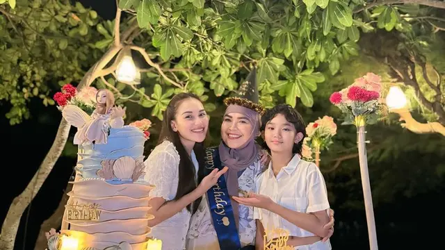 Ayu Ting Ting Liburan Kepulauan Seribu. [@ayutingting92]