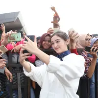 Meet and Greet 1 tahun Sinetron Anak Langit di Mall Metropolitan (Nurwahyunan/bintang.com)