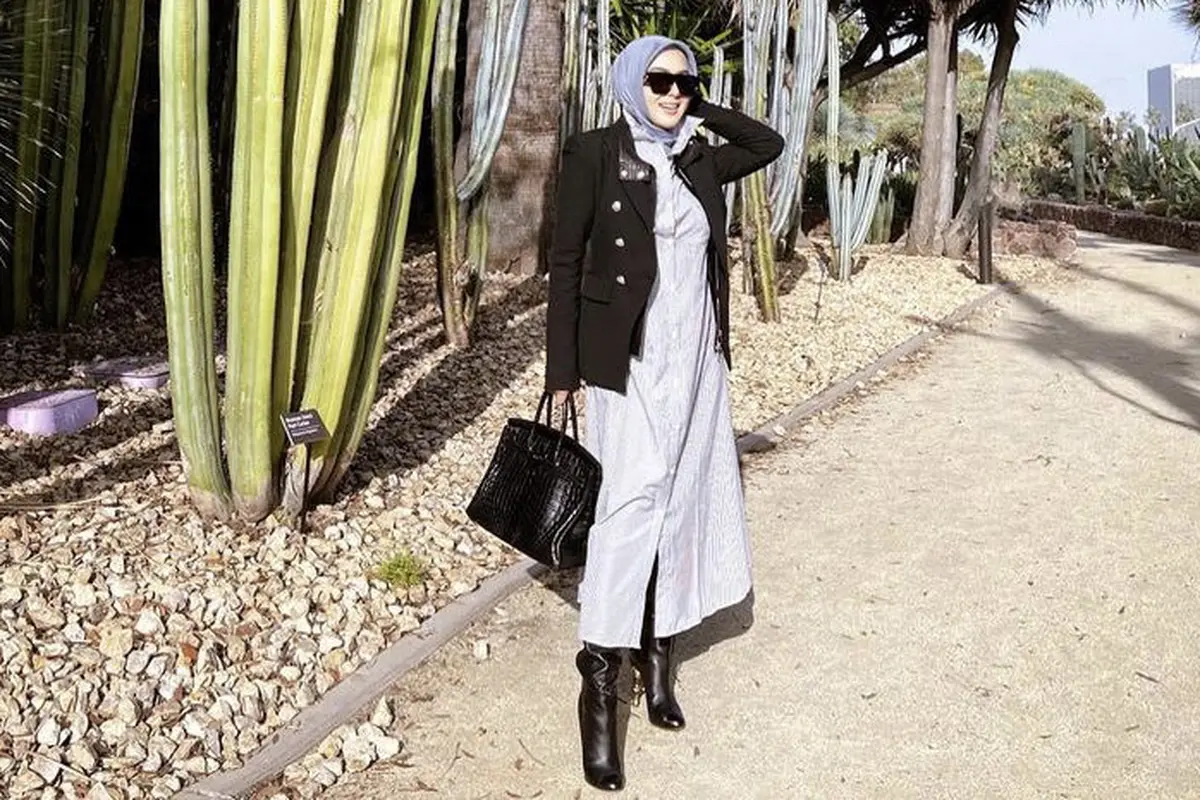 Gaya Casual Syahrini saat Berlibur Di Los Angeles